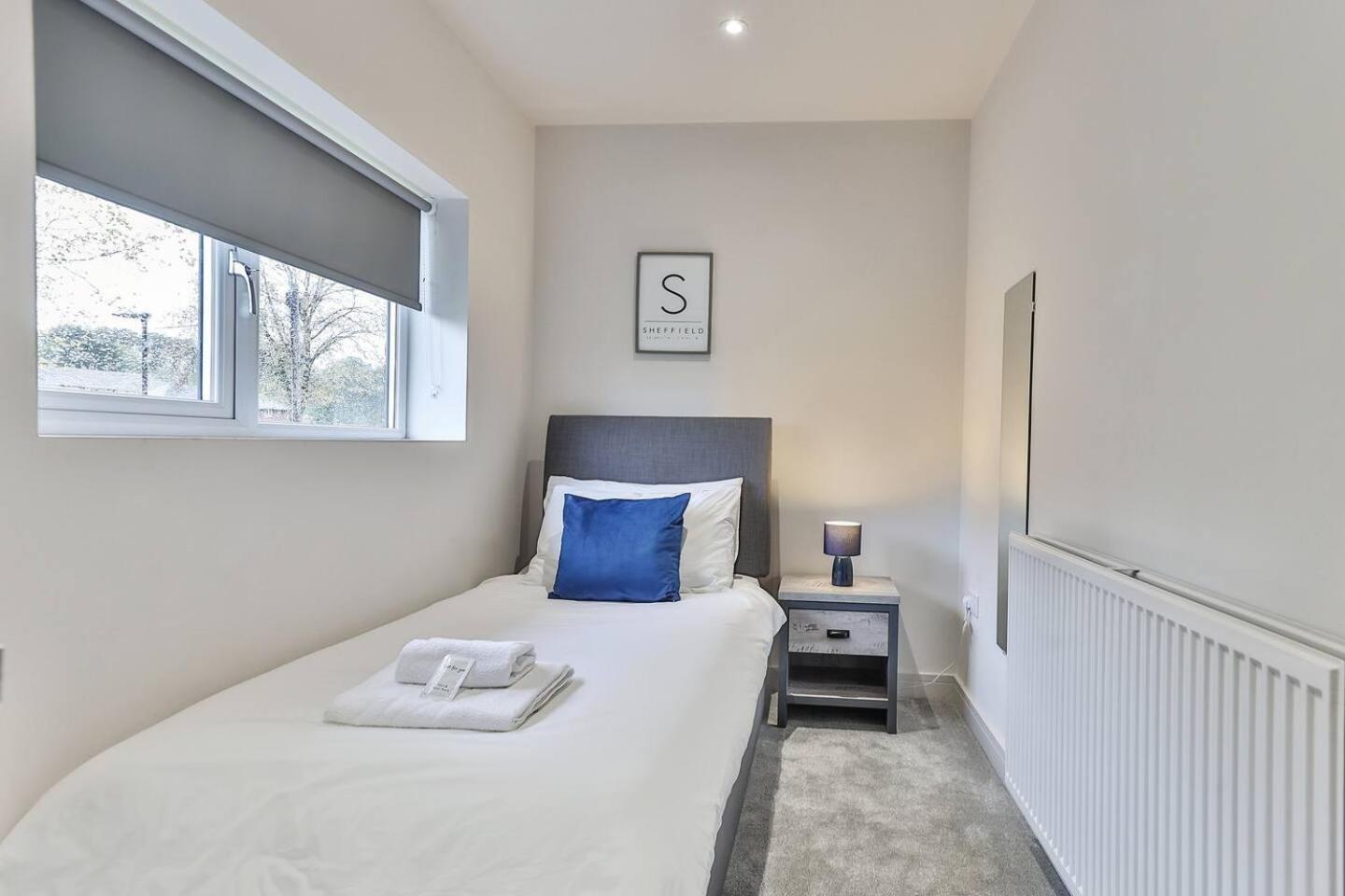 シェフィールド 3 Bed Refurbished, Modern House, Wifi, Patio Areaヴィラ エクステリア 写真