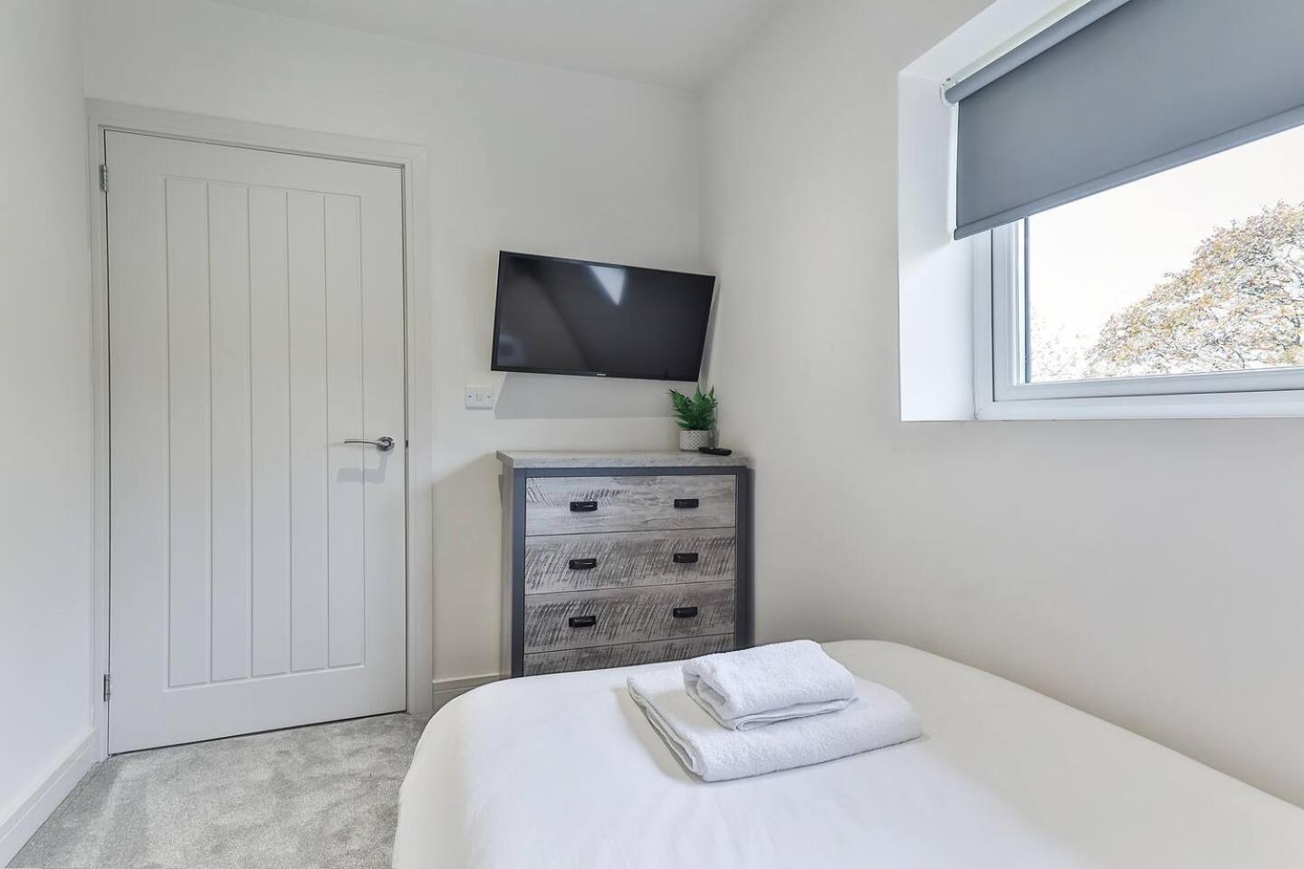 シェフィールド 3 Bed Refurbished, Modern House, Wifi, Patio Areaヴィラ エクステリア 写真