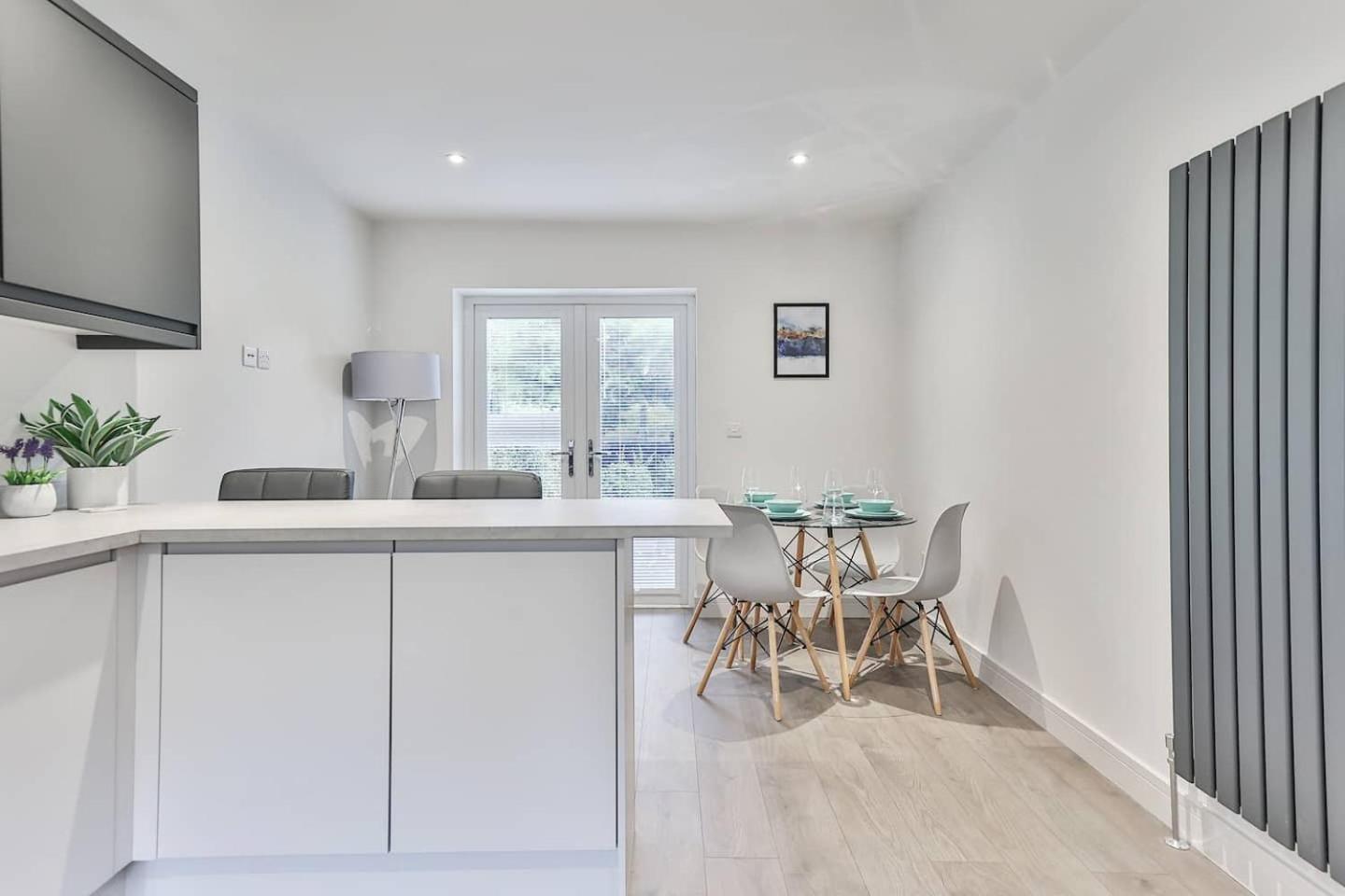 シェフィールド 3 Bed Refurbished, Modern House, Wifi, Patio Areaヴィラ エクステリア 写真