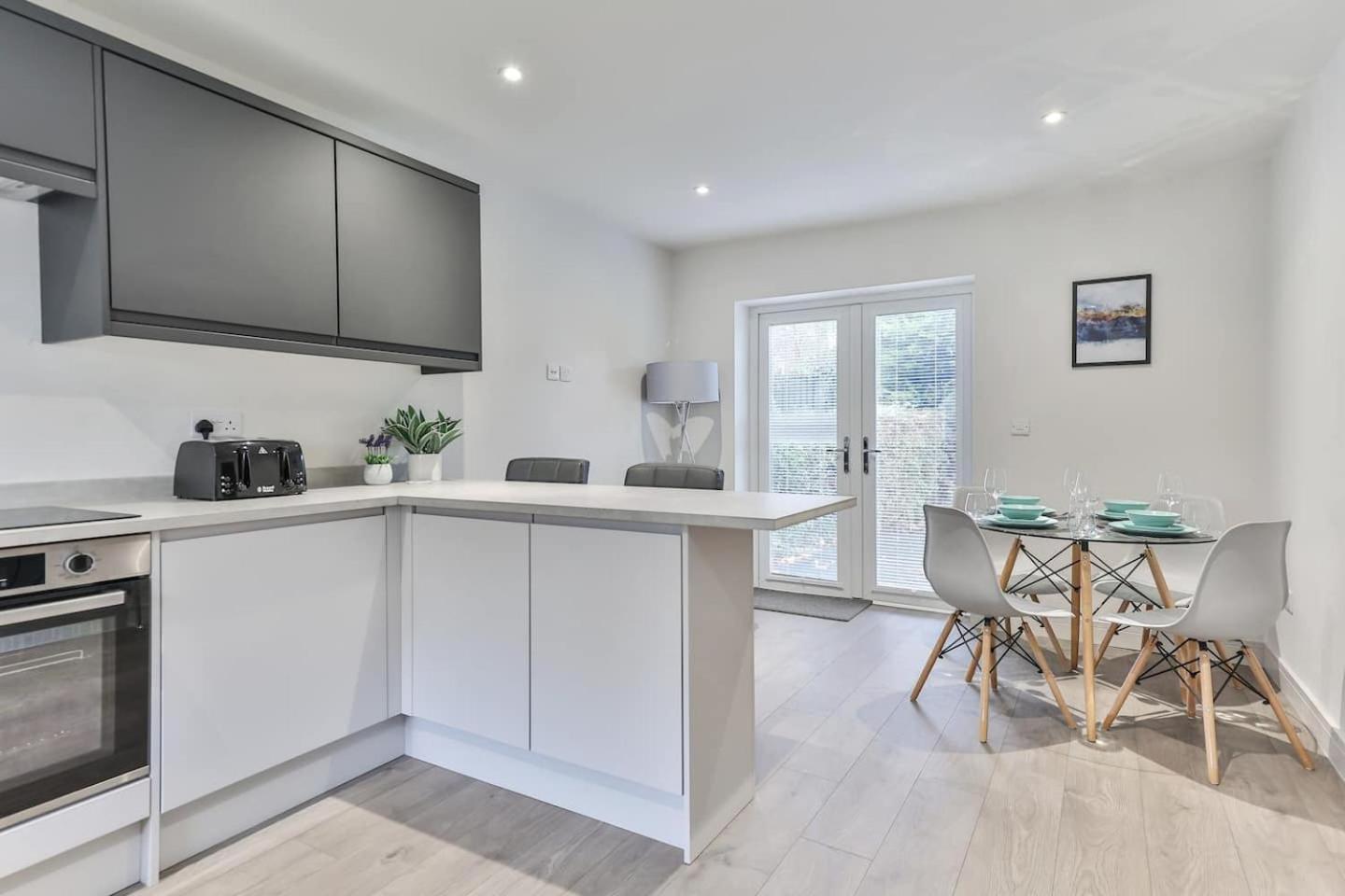 シェフィールド 3 Bed Refurbished, Modern House, Wifi, Patio Areaヴィラ エクステリア 写真